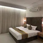 Lavent Park Hotel Suites